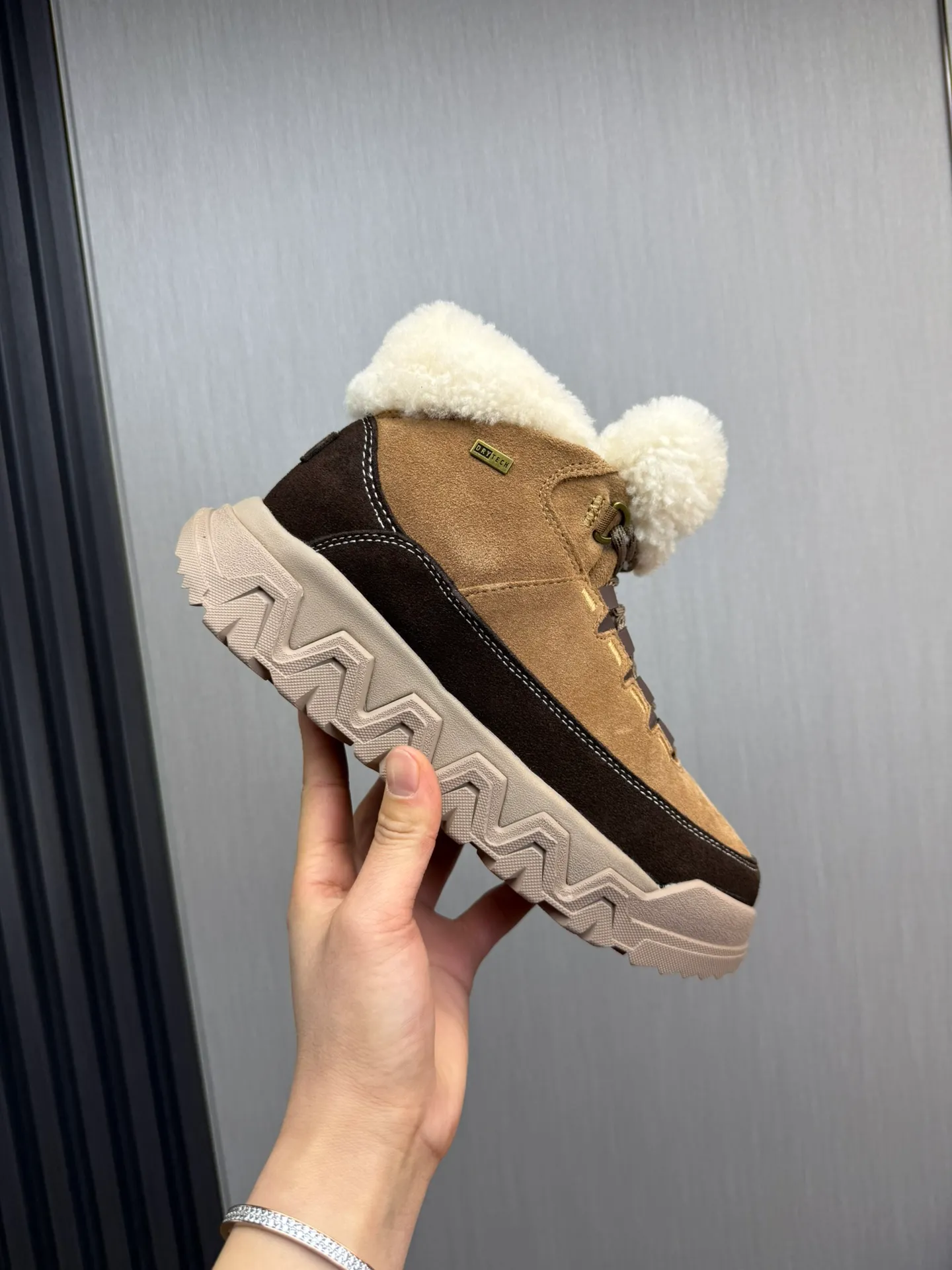 Men's shoes💰660💰couples👩‍❤️‍👨 [UGG] hot winter warm boots🐑Purely hand-stitched! Simple and stylish design, frosted cowhide➕Comfortable and warm wool➕UGG original outsole‼ ️Soft and comfortable to wear, good warmth retention, and excellent foot feel 36-44 regular size